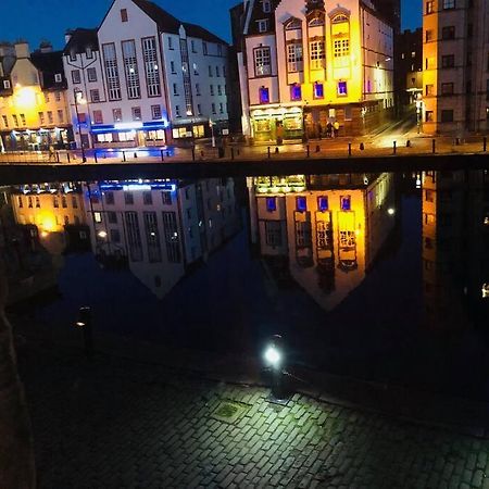 Vibrant Apartment At The Shore In Leith 에든버러 외부 사진