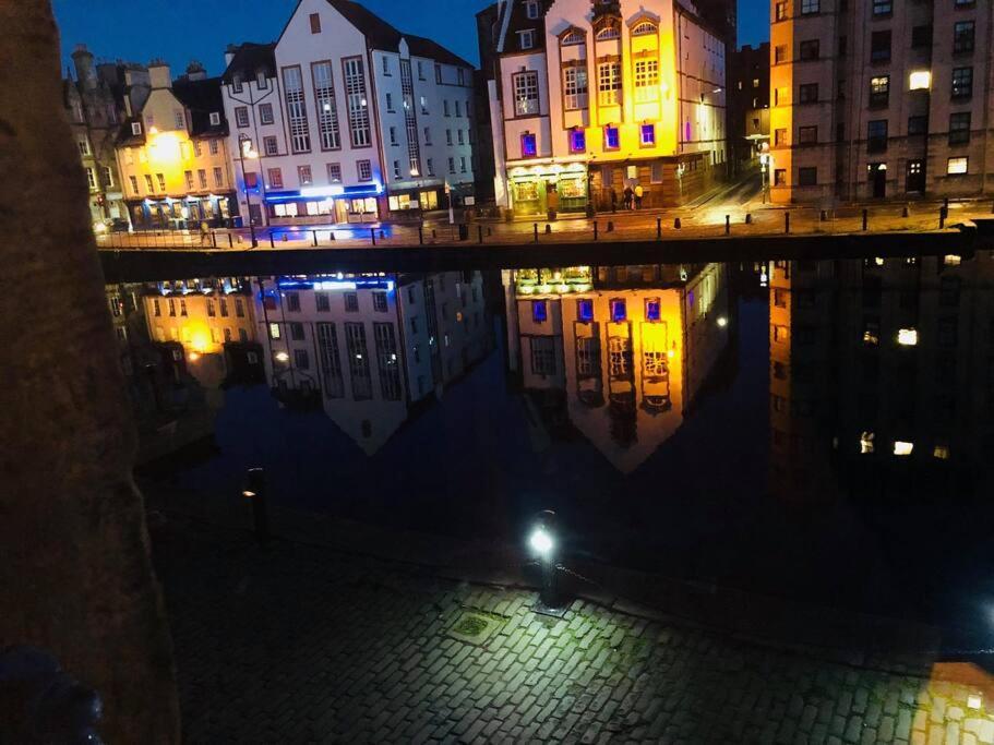 Vibrant Apartment At The Shore In Leith 에든버러 외부 사진